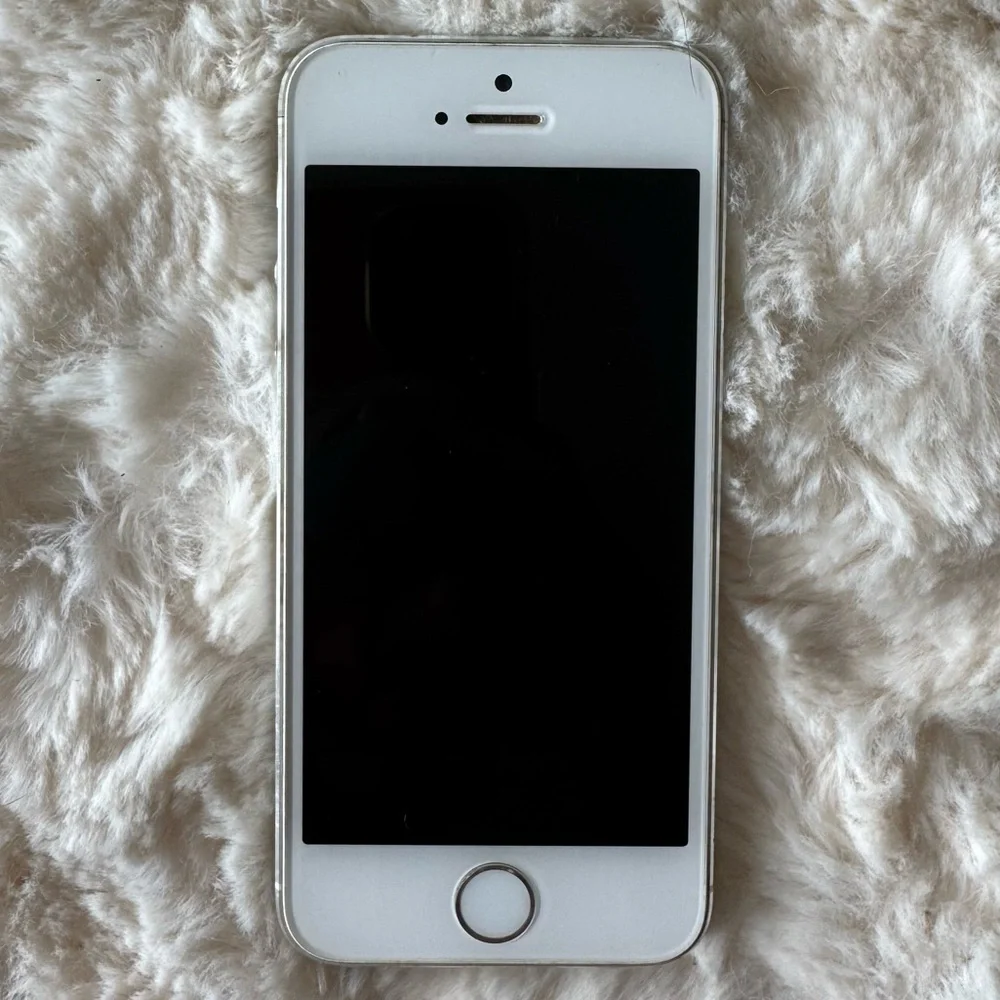 📱Apple iPhone 5s (16GB) Unlocked/AT&T📱Perfect Screen! + 🍎 sticker A1533